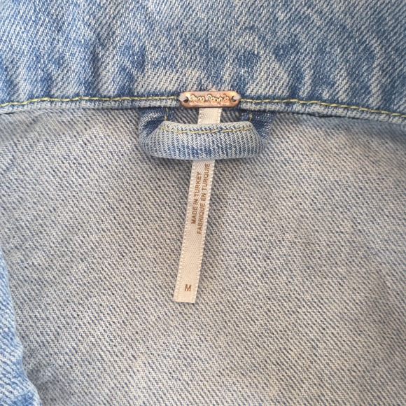 Free People‎ Dillon Jacket Womens Medium Blue Denim Distressed Frayed Raw Hem - Picture 7 of 16